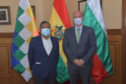 Посланик Стоян Михайлов връчи акредитивните си писма на президента на Боливия